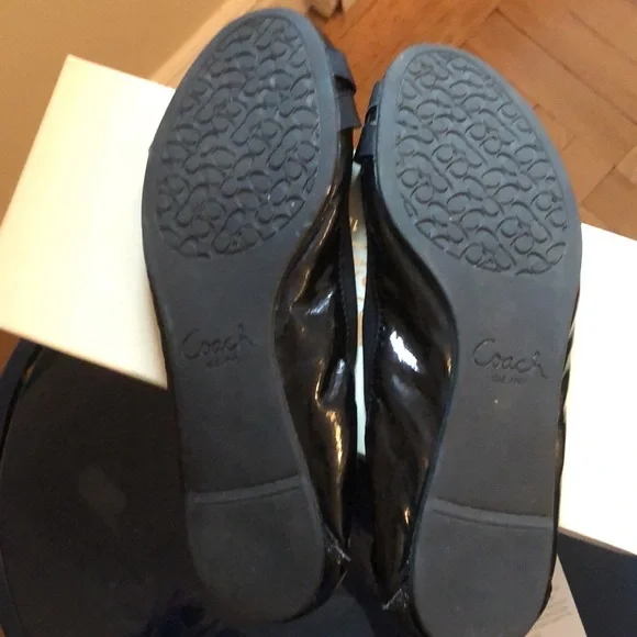 Coach Dwyer crinkle patent leather black ballet flats 9 - Picture 4 of 10